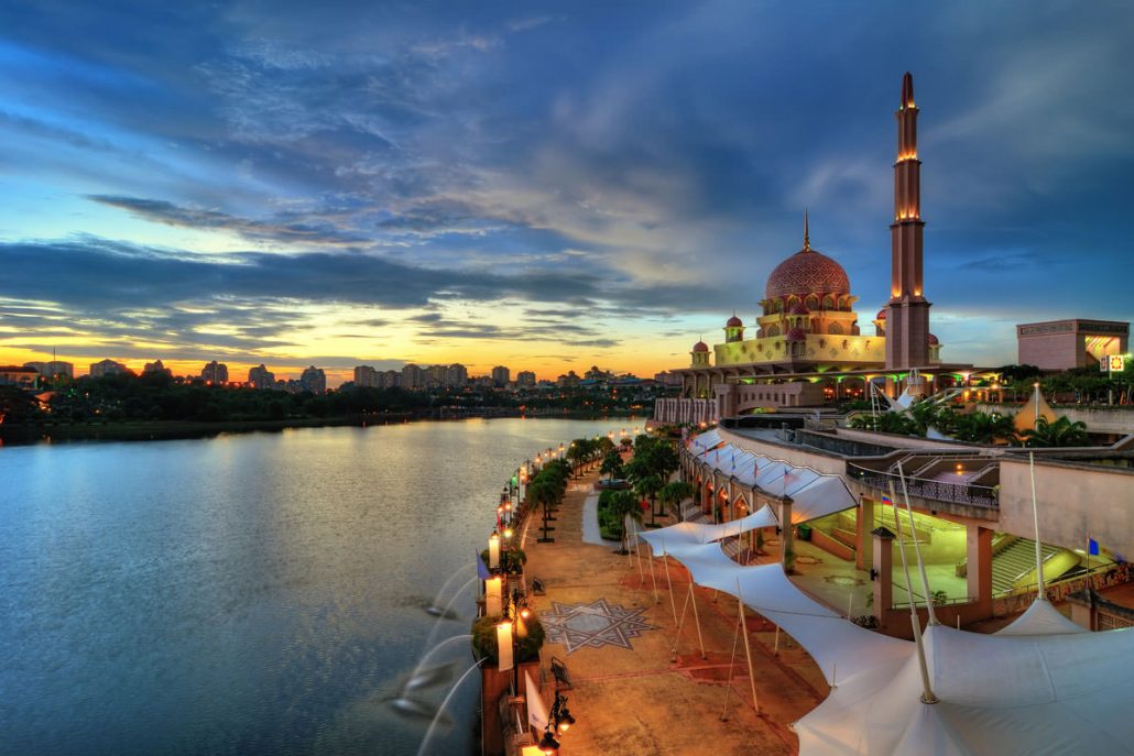 Putrajaya at Dusk. Credit: www.kuala-lumpur.ws