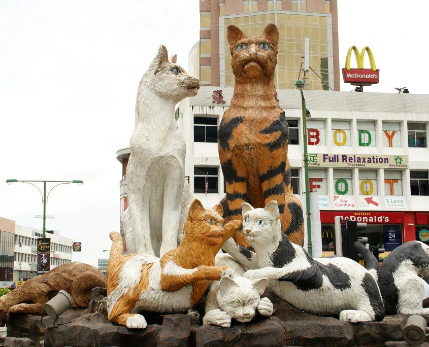 Cat Statue in the heart of Kuching. Credit: Wikimedia Commons